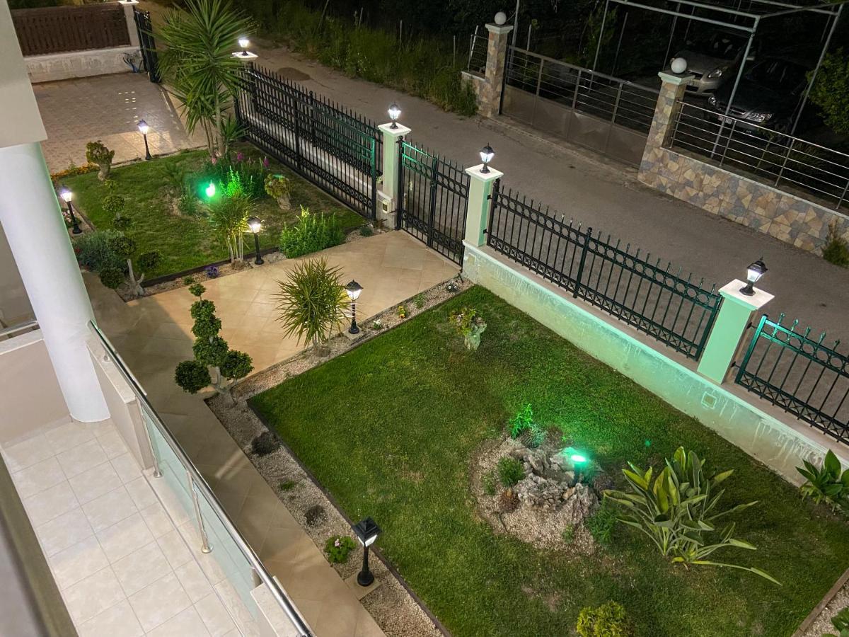 Simplycity Homestay Apartments เกรมาสตี ภายนอก รูปภาพ